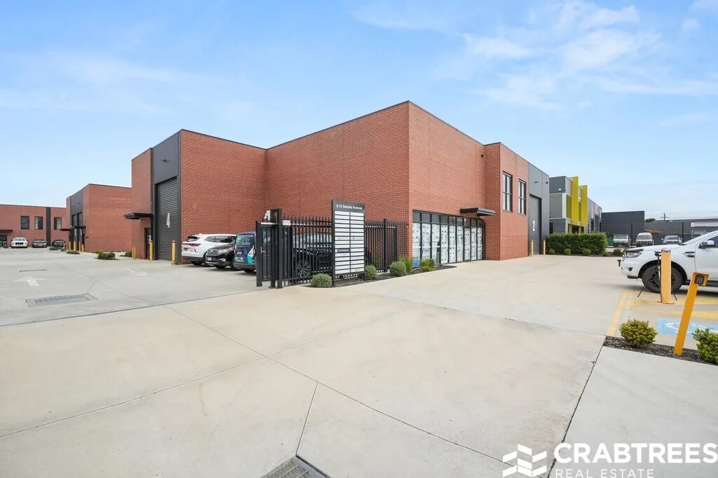 12 Natalia Ave, Oakleigh South for sale Primary Photo- Image 1 of 6