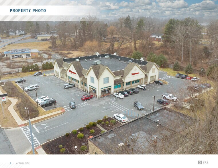 827 Dutchess Tpke, Poughkeepsie, NY à vendre - Photo du bâtiment - Image 3 de 9