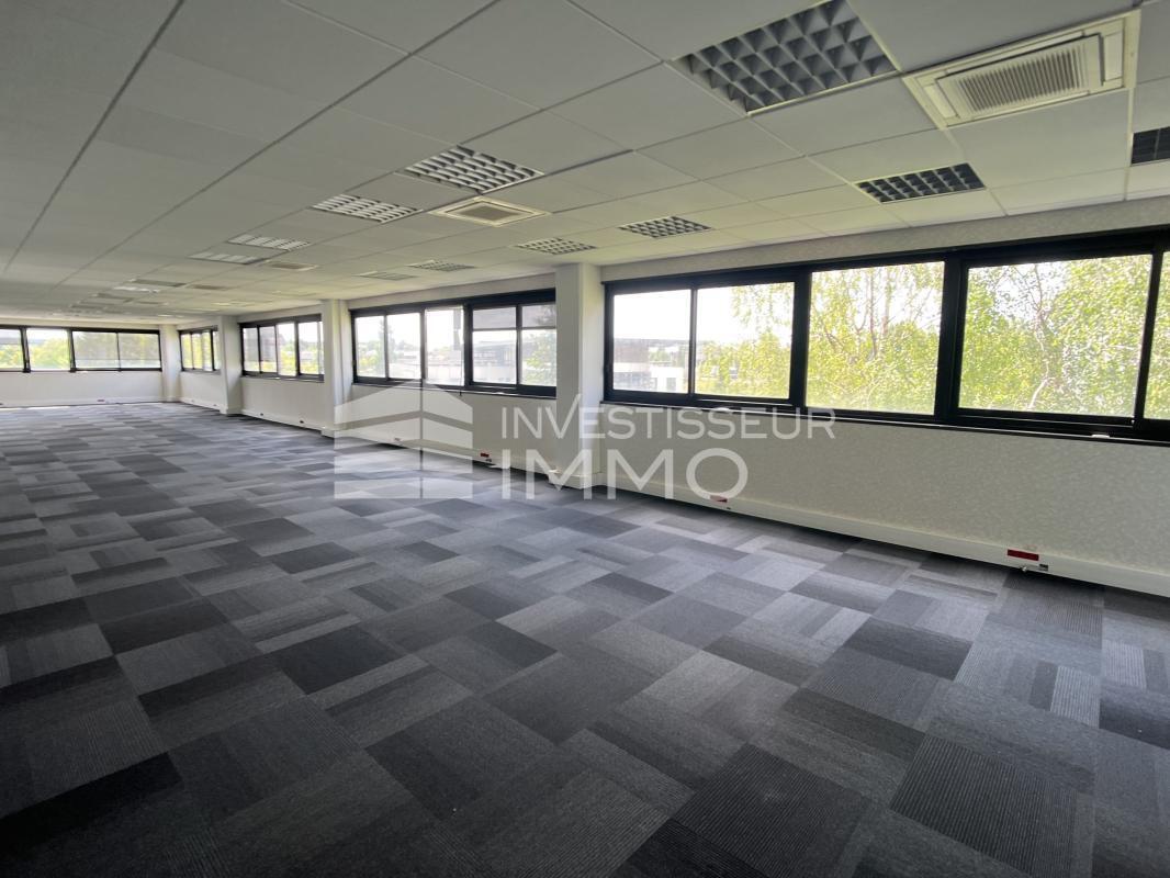 Office in Longjumeau for lease Interior Photo- Image 1 of 5
