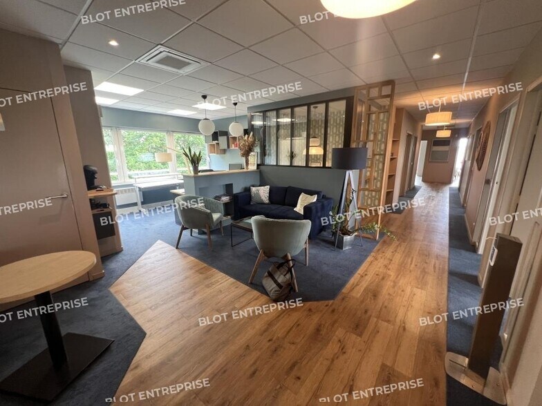 Bureau dans Carquefou à vendre - Photo du bâtiment - Image 1 de 11