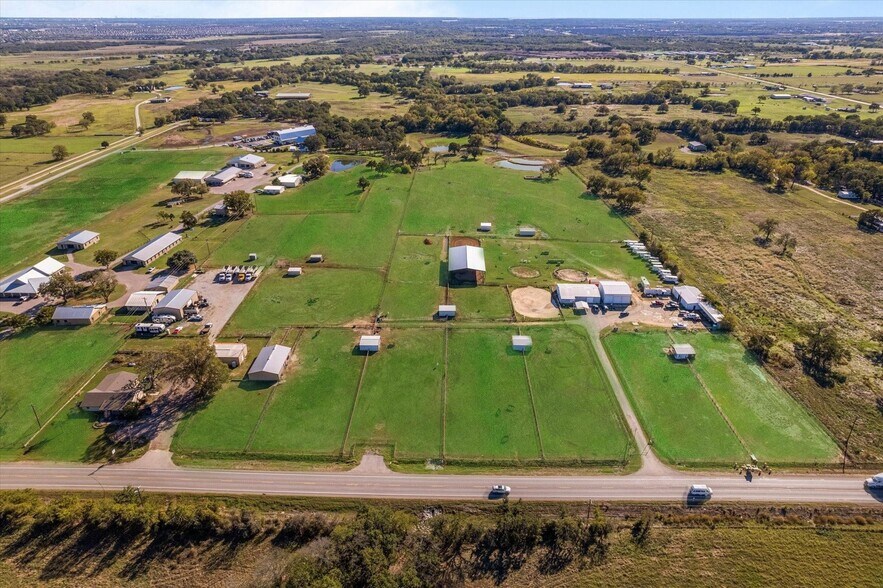 11698 FM 428, Aubrey, TX à vendre - Photo du bâtiment - Image 2 de 40