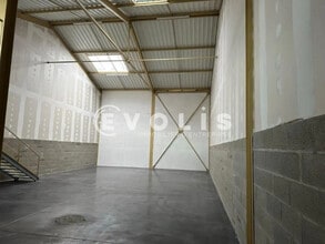 Flex in Bourgoin-Jallieu for sale Interior Photo- Image 2 of 14