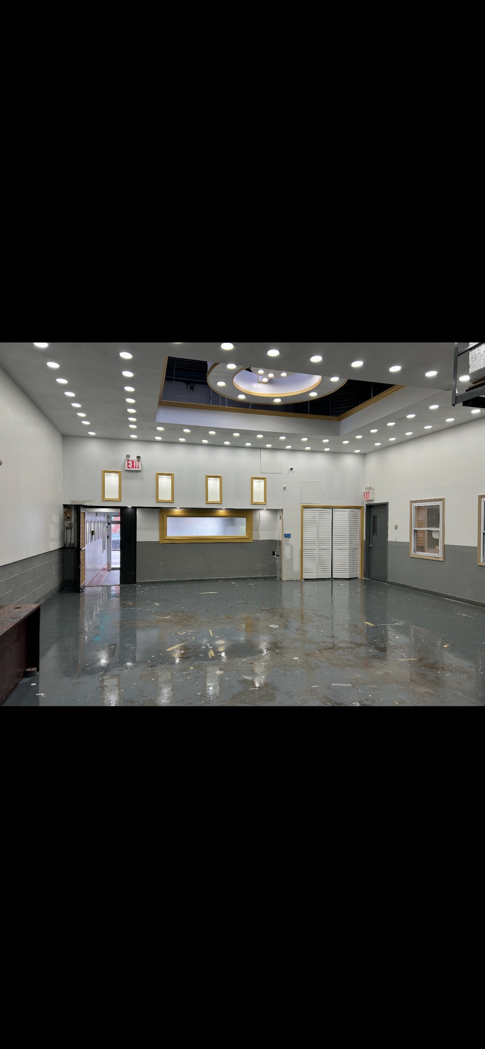 4532 162nd St, Flushing, NY for lease Interior Photo- Image 1 of 3