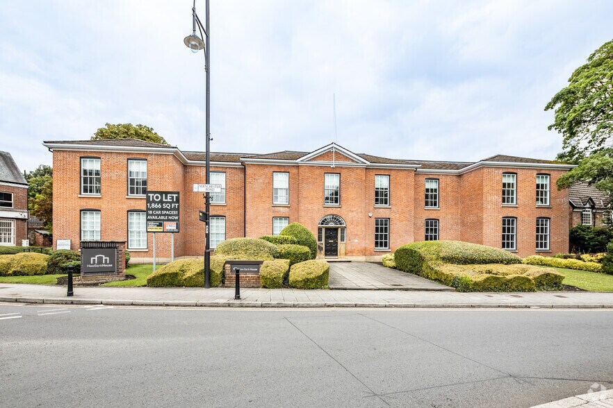 High St, Cheadle à louer - Photo du bâtiment - Image 1 de 2