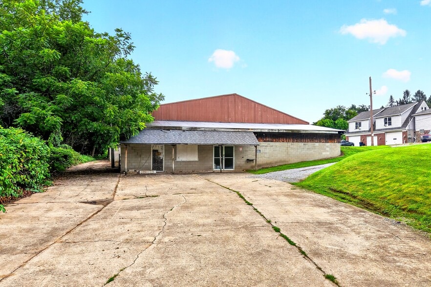 1365 Mount Pleasant Rd, Greensburg, PA for sale - Building Photo - Image 3 of 10