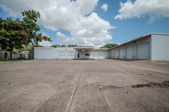 619 E Jackson St, El Campo, TX for lease Building Photo- Image 1 of 57