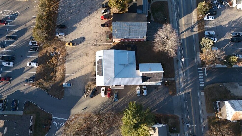 24 Pleasant St, Conway, NH à vendre - Photo du bâtiment - Image 3 de 57