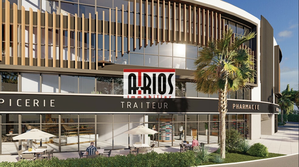 Retail in Hyères for lease - Building Photo - Image 3 of 9