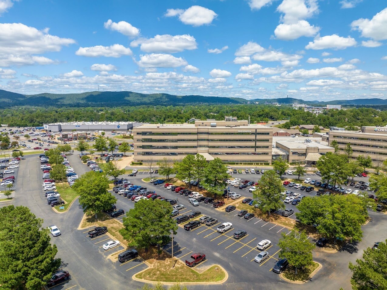 1 Mercy Ln, Hot Springs, AR à vendre Photo du bâtiment- Image 1 de 15