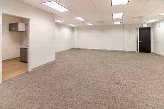 4415 W Harrison St, Hillside, IL à louer Photo intérieure- Image 2 de 5