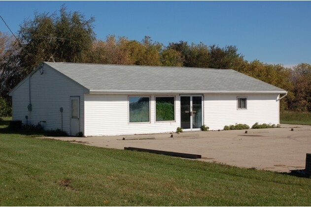 4924 State Road 21, Omro, WI à vendre Photo du bâtiment- Image 1 de 1