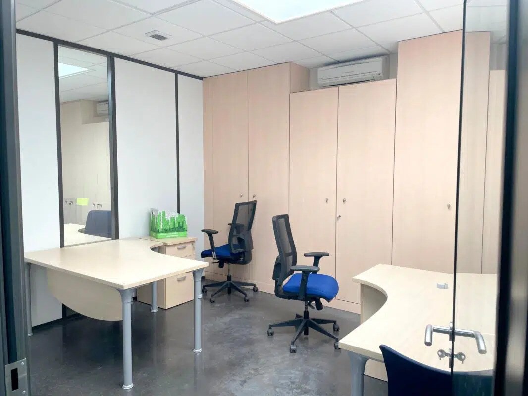 Office in Poissy for lease Interior Photo- Image 1 of 9