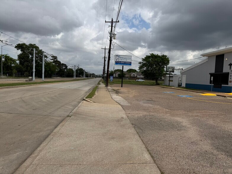 5703 Martin Luther King Blvd, Houston, TX for sale - Building Photo - Image 3 of 12