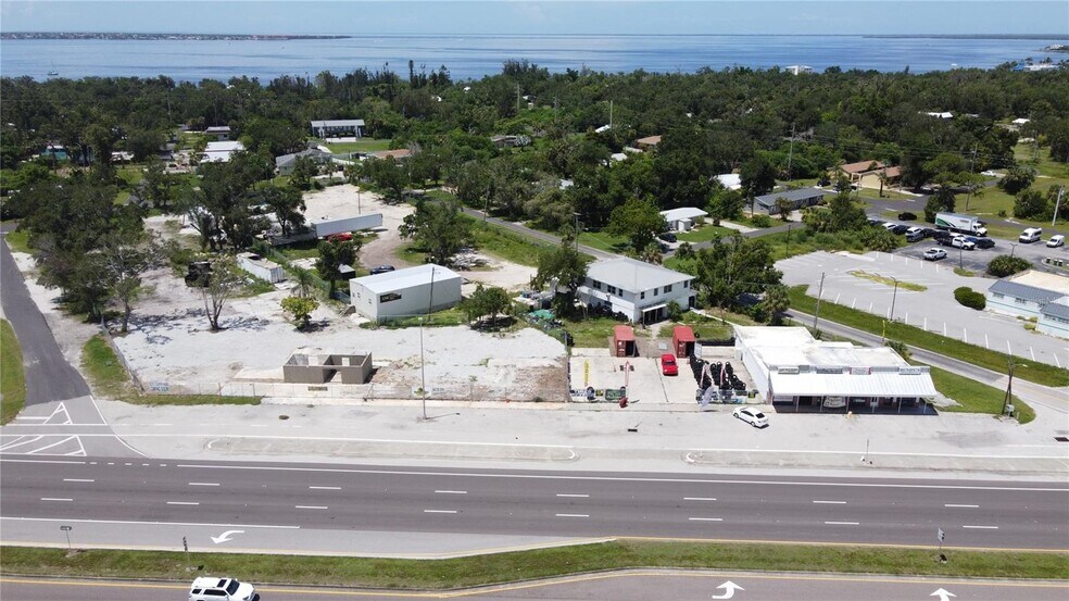 4569 Tamiami Trl, Port Charlotte, FL à vendre - Photo du bâtiment - Image 3 de 15