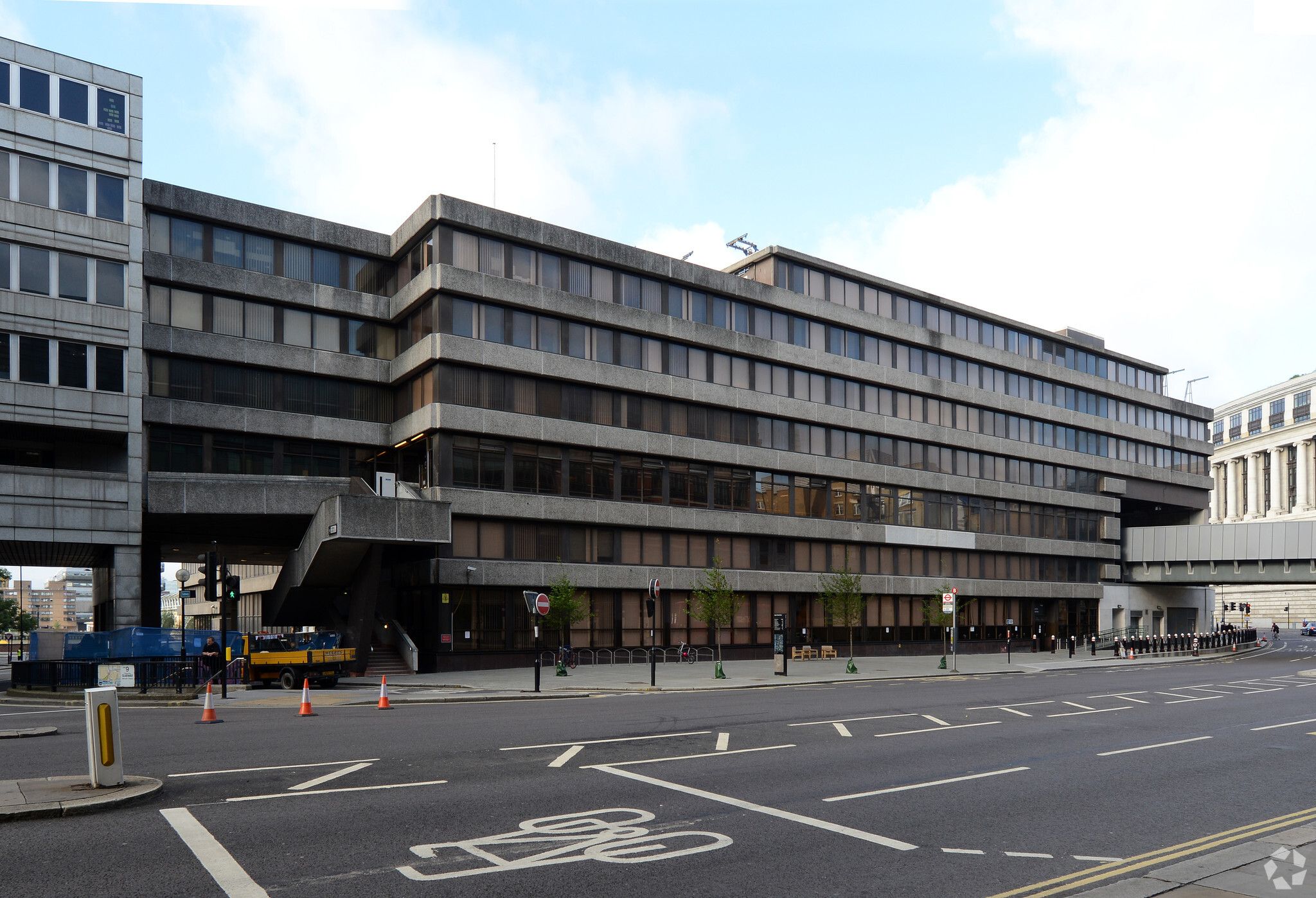 1 Puddle Dock, London for lease Primary Photo- Image 1 of 5