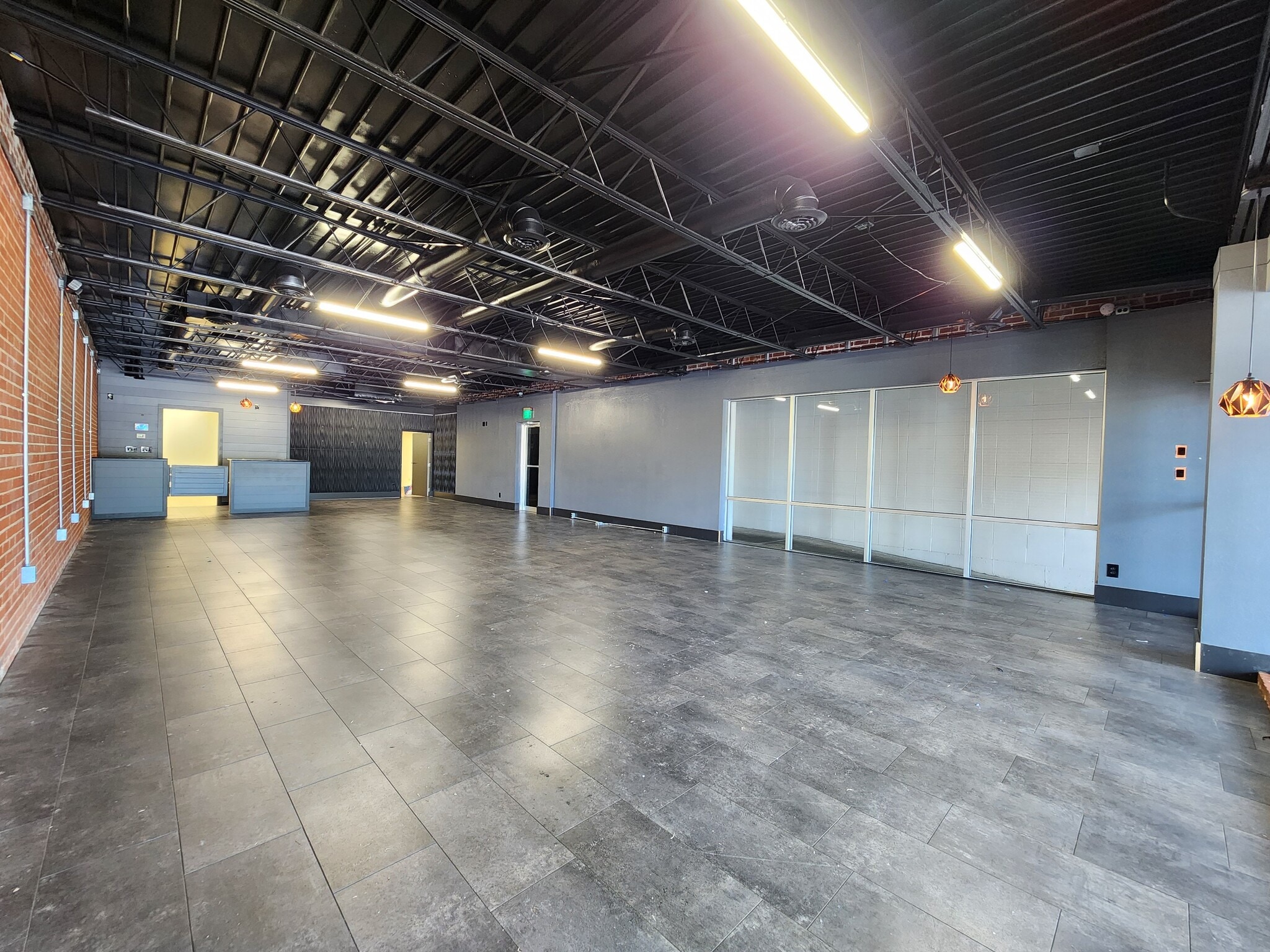 521 S Glenstone Ave, Springfield, MO for lease Primary Photo- Image 1 of 11
