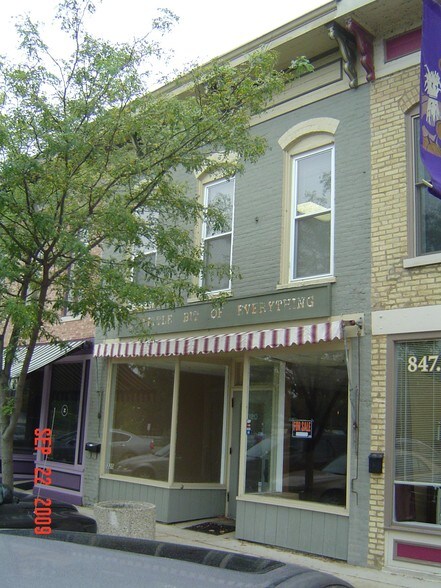 320 N River St, East Dundee, IL à louer - Photo du bâtiment - Image 1 de 1