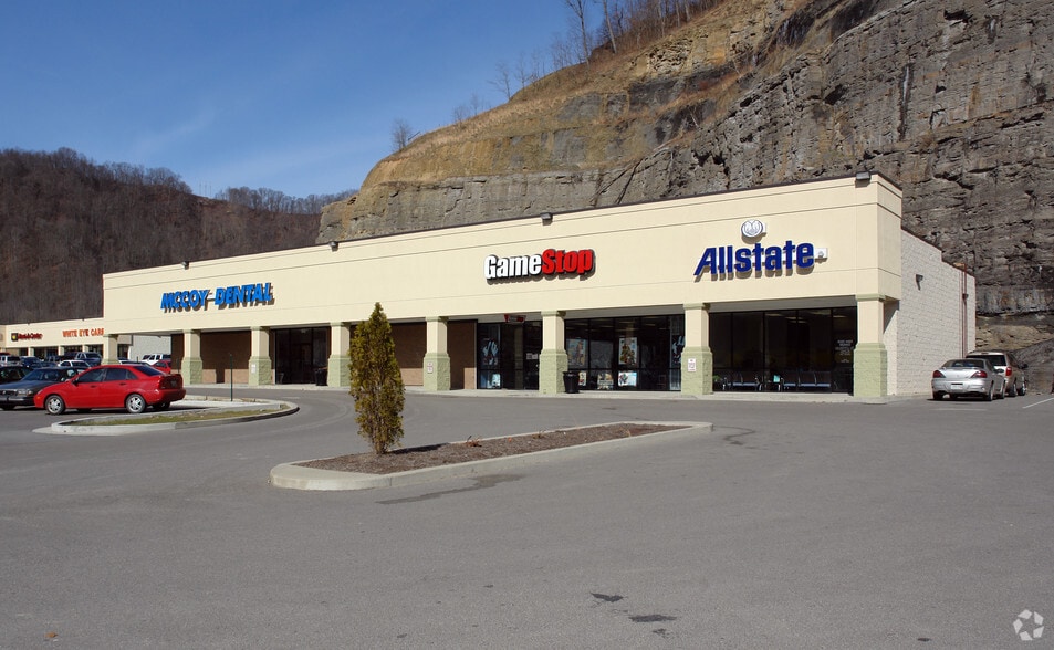 75-77 Norman Morgan Blvd, Logan, WV for lease - Building Photo - Image 2 of 12