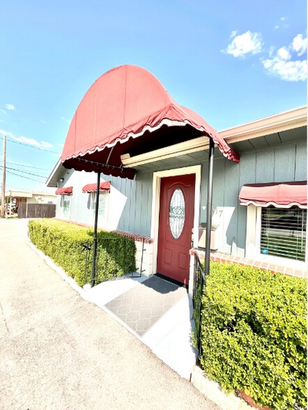 5617 Watauga Rd, Watauga, TX à vendre - Photo du bâtiment - Image 2 de 25