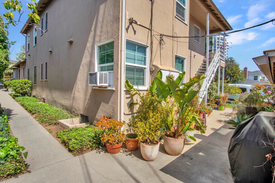 1231 Devon Ave, Los Angeles, CA à vendre - Photo du bâtiment - Image 2 de 8