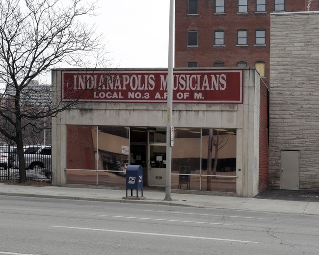 Plus de détails pour 325 N Delaware St, Indianapolis, IN - Commerce de détail à louer