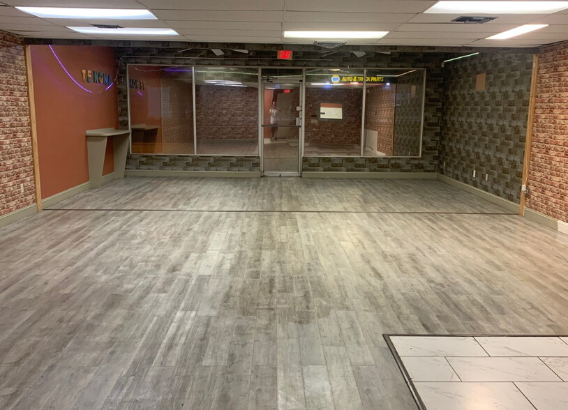 5580 66th St N, Saint Petersburg, FL for lease - Building Photo - Image 2 of 7