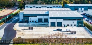 Plus de détails pour Beacon Hill Rd, Fleet - Industriel à louer