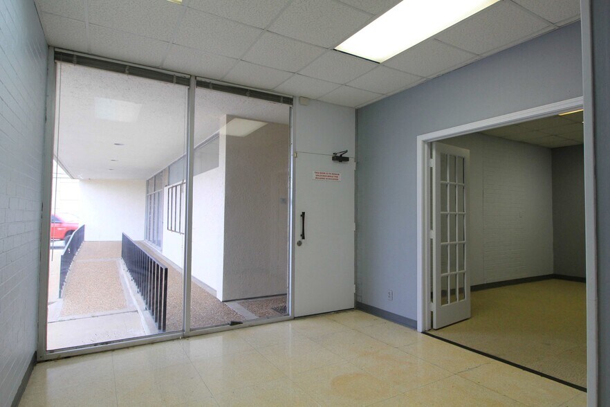 7227 South Loop E, Houston, TX for lease - Interior Photo - Image 2 of 18