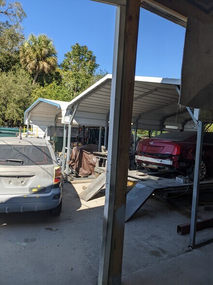 2242 Fowler St, Fort Myers, FL à vendre - Photo du bâtiment - Image 3 de 18