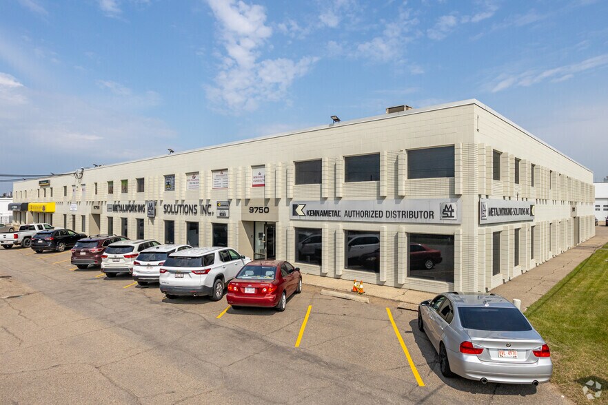 9750-9766 51st Ave NW, Edmonton, AB à louer - Photo du bâtiment - Image 2 de 5