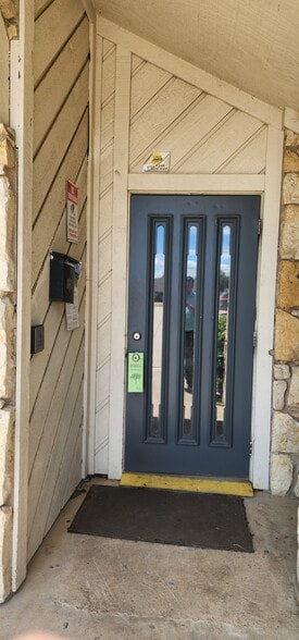 2608 Matlock Rd, Arlington, TX à louer - Photo du bâtiment - Image 3 de 24