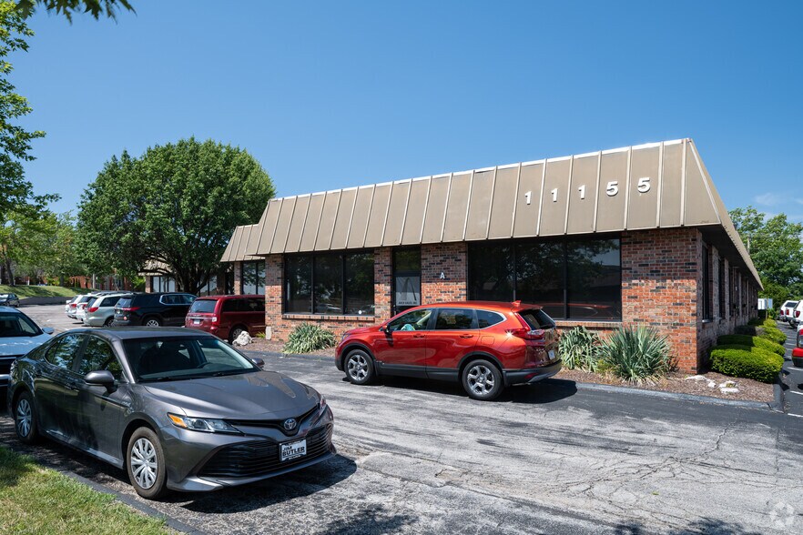 11155-11163 S Towne Sq, Saint Louis, MO à louer - Photo du bâtiment - Image 2 de 4
