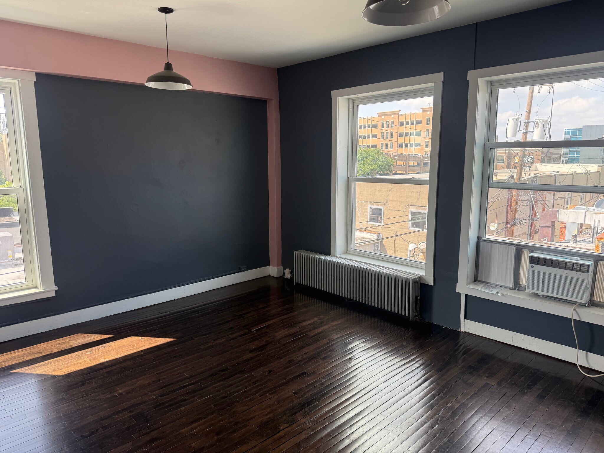 104 W 4th St, Royal Oak, MI for lease Interior Photo- Image 1 of 5