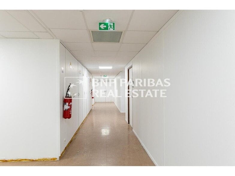 Office in Rosny-sous-Bois for lease - Interior Photo - Image 3 of 17