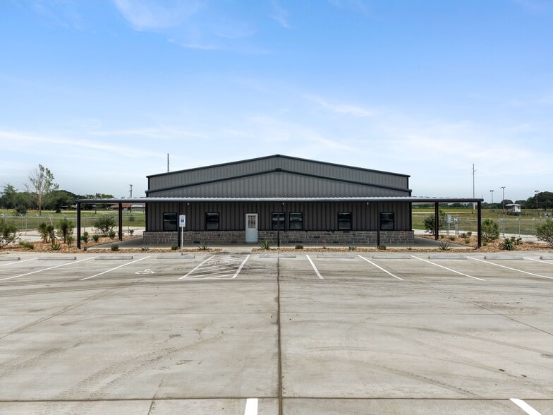4049 King Air Dr, Wixon Valley, TX à vendre - Photo du bâtiment - Image 2 de 11