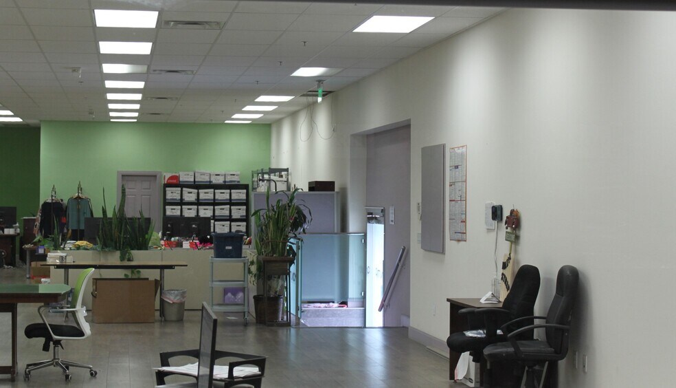 3131 S Broadway, Los Angeles, CA à louer - Photo du bâtiment - Image 3 de 13