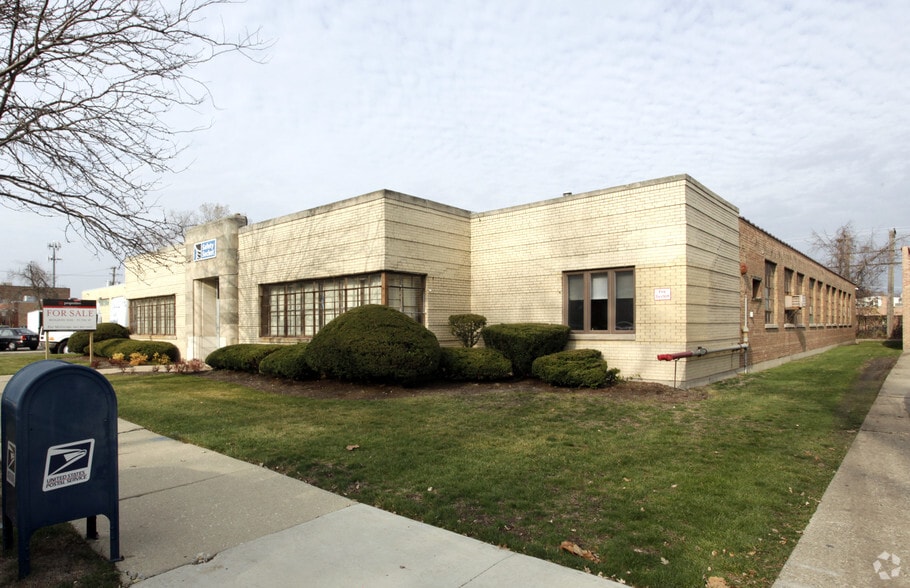 6501 N Avondale Ave, Chicago, IL for lease - Primary Photo - Image 1 of 7