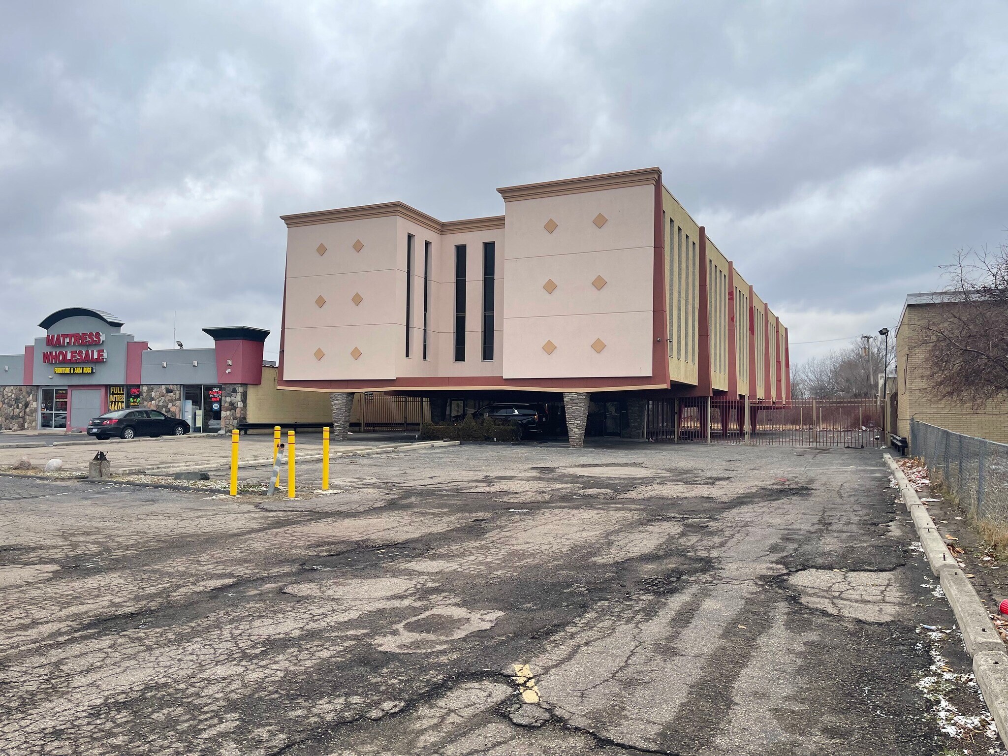 14500 W 8 Mile Rd, Oak Park, MI for sale Building Photo- Image 1 of 14