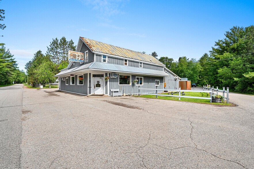 N12808 Northway Dr, Athelstane, WI à vendre - Photo du bâtiment - Image 3 de 65
