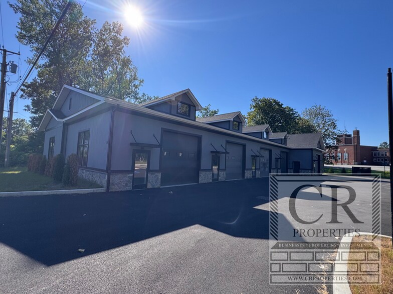 33 Middlebush Rd, Wappingers Falls, NY à vendre - Photo du bâtiment - Image 2 de 7