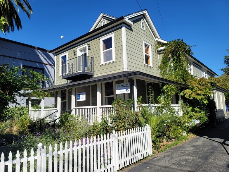 230 Center St, Healdsburg, CA for lease - Building Photo - Image 2 of 28