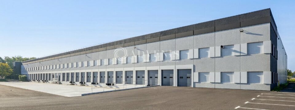 Industrial in Lisses for lease Building Photo- Image 1 of 8