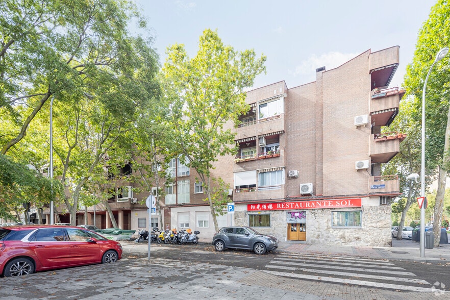 Calle Huerta de Villaverde, Madrid, Madrid à vendre - Photo du bâtiment - Image 2 de 5