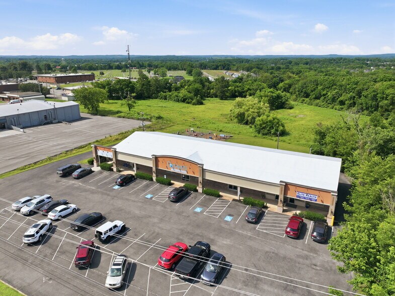 875 Union St, Shelbyville, TN à vendre - Photo du bâtiment - Image 2 de 40