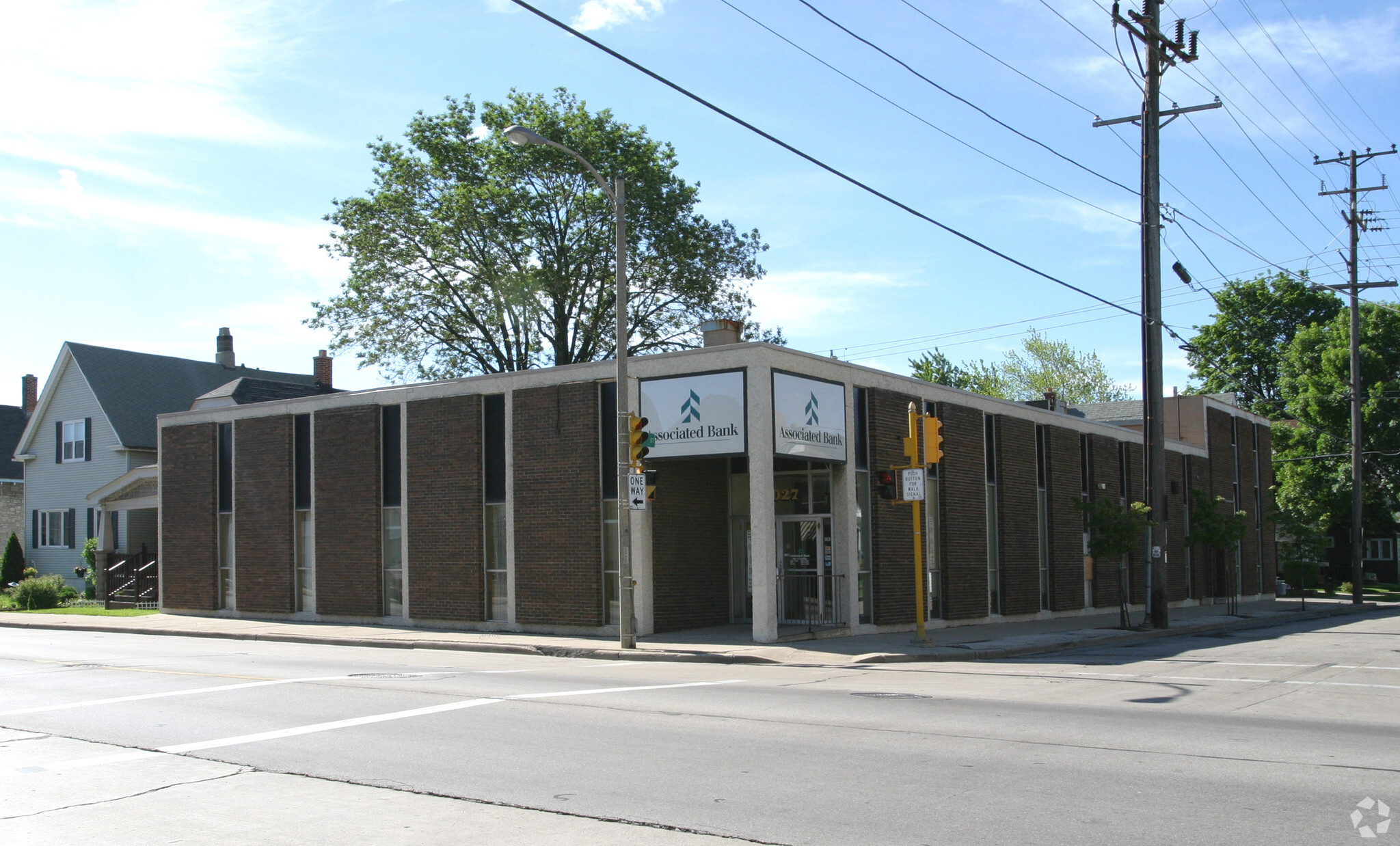 3031 W Lincoln Ave, Milwaukee, WI à vendre Photo du bâtiment- Image 1 de 1