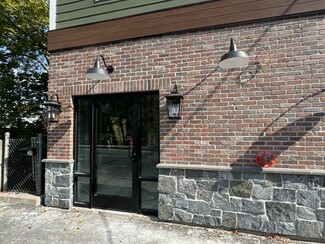 Plus de détails pour 35 W Main St, Plantsville, CT - Vente au détail à louer