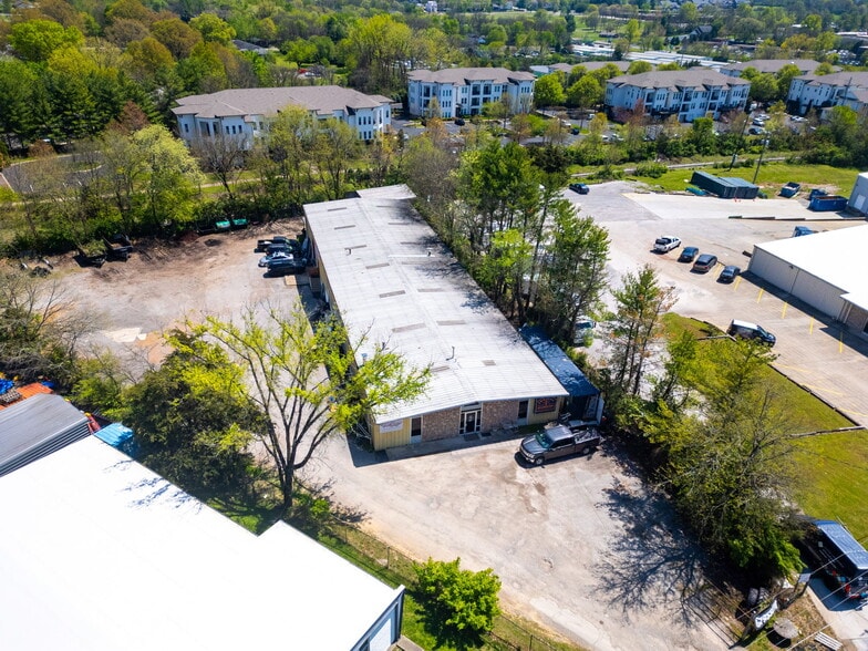 1127 Harpeth Industrial Ct, Franklin, TN à vendre - Photo du bâtiment - Image 2 de 11