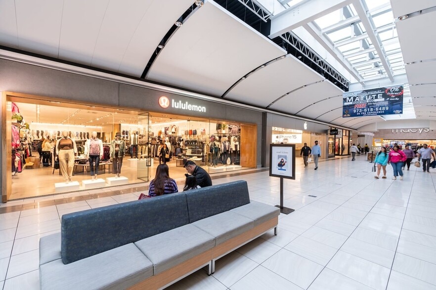 1400 Willowbrook Mall, Wayne, NJ à louer - Photo du bâtiment - Image 3 de 8