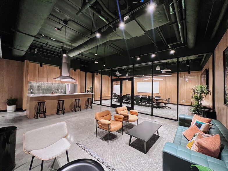 240 S Main St, Bentonville, AR à louer - Photo intérieure - Image 3 de 17