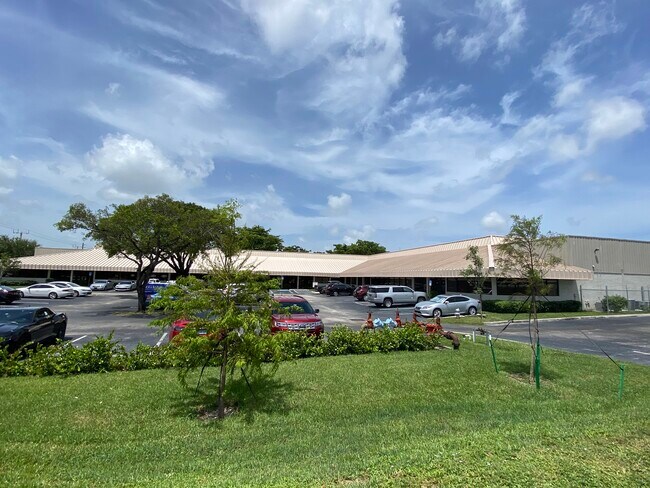 More details for 290 SW 12th Ave, Pompano Beach, FL - Flex, Industrial for Lease